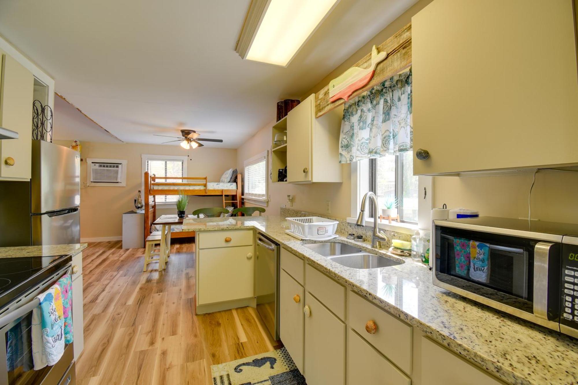 Ocean Isle Apartment With Balcony, 1 Mi To Beach! Ocean Isle Beach Buitenkant foto