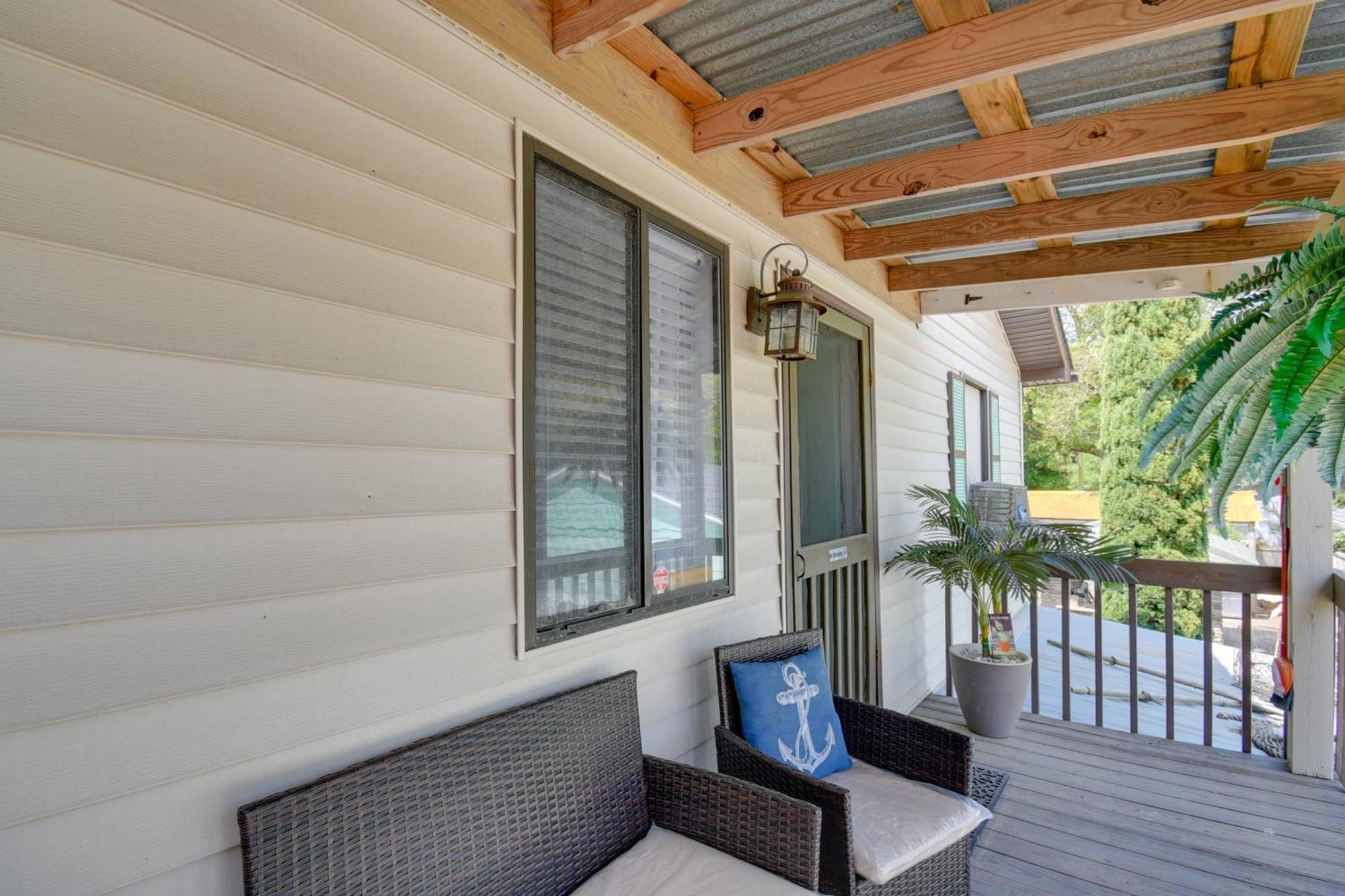 Ocean Isle Apartment With Balcony, 1 Mi To Beach! Ocean Isle Beach Buitenkant foto